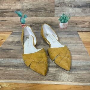 ModCloth mustard Yellow Weave Between pointy toe ballet flats women’s size 8.5